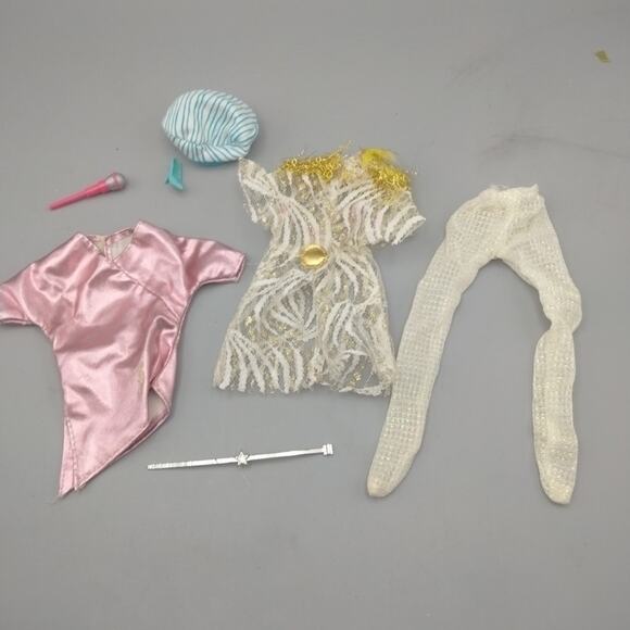 Jem and the Holograms Doll Clothes 6 Pieces Shirt Pants Shoe Hat Microphone - Picture 1 of 5